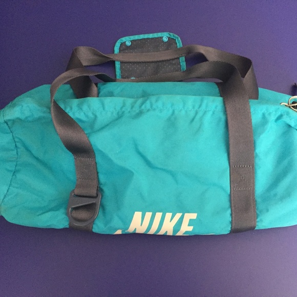 Nike Gym Bag - Picture 1 of 2